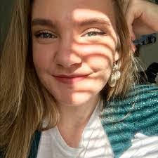 Anna Demarest's Instagram, Twitter & Facebook