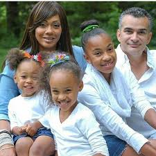 Black And White Dating Gorgeous Interracial Couple And Their Three Beautiful Daughters Love Wmbw Bwwm Swirl Biracial Interracial Couples Couples Interracial Marriage