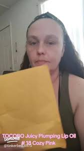 TOCOBO Juicy Berry Plumping Lip Oil Review: Nourish & Shine