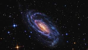 Dikaitkan dengan bintang kerdil putih bagi bintang berjisim ringan dan lohong hitam bagi bintang berjisim berat, kerana mengikut teori sains sesebuah bintang. Kisah Misterinya Black Hole Atau Lohong Hitam Rileklah Com