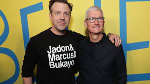 At the season 2 premiere of ted lasso in west hollywood on thursday night, sudeikis wore a sweatshirt that was emblazoned with the first names of marcus rashford. Ohvp0w Mp2kalm