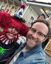 Your Barefoot Neighbor added a...