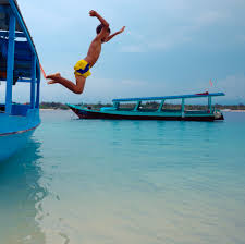 All things considered, the whole journey should take from 1 to 26 the cost of the trip from gili trawangan to lombok varies according to what means of transport you choose for your journey. Gili Trawangan Lombok Indonesia Home Facebook