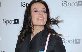 Przeźroczysty aparat ortodontyczny to rozwiązanie dla najbardziej wymagających osób, które chcą cieszyć się nienagannym uśmiechem bez rezygnacji z dotychczasowego stylu życia. Anna Mucha Przechodzi Metamorfoze Co Zmienila W Swoim Wygladzie Stalo Sie Uleglam