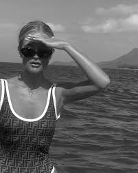 Aesthetic Black And White Pictures Beach Follow The Board Just Beachy Curated By Itseffyphillips To Stay In That Summer State Of Mind Black And White Aesthetic Black And White Beach Black Aesthetic