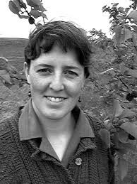 Biology and Geology: A Necessary Symbiosis