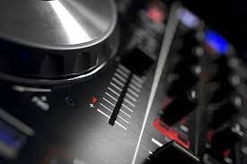 Pioneer Dj Wallpapers Top Free Pioneer Dj Backgrounds Wallpaperaccess Headphones minimalistic pioneer dj simple wallpapers. pioneer dj wallpapers top free
