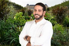 Mais si un chèque de 100 000 euros était en mohamed cheikh est le grand vainqueur de cette saison de top chef 2021. Top Chef Mohamed Cheikh S Installe En Terrasse Au Coeur Du Jardin Des Plantes 7detable Com