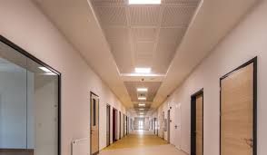 Petek tavan sistemi petek görüntüsü ile iç içe geçirilmiş alüminyum profillerden oluşmaktadır. Asma Tavan Panelleri Metal Ve Rockfon Asma Tavan Sistemleri Fiyat Ve Modelleri