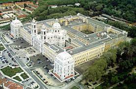 T he words massive, monumental, gigantic, colossal, and vast fail to describe the scale of mafra's baroque royal palace. Mafra Und Ericeira In Portugal Vorbereitung Svens Gedankensplitter