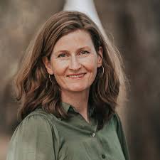 Forfattarbesøk av Guro K. Merakerås på Lom folkebibliotek