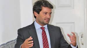 André ventura visita oficina da castanha, em bragança. Nao Ha Nenhuma Relacao Secreta Entre Mim E A Supernanny E Mentira