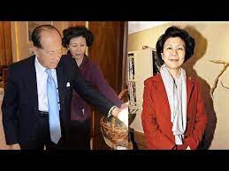 經此一案，李嘉誠漸轉低調 ，並全面加強保安，邀得前警務處處長李君夏替李嘉誠組建一支25人的啹喀 保鏢隊 ，分別保護李嘉誠一家及其紅顏知己周凱旋。除此之外，李家位於深水灣道79號的大宅亦全面提升保安，大宅外圍已裝設了電網圍欄 ，外牆有多部隱蔽. ç´°éŽè¶…äºº33å¹´ä»°æ…•æŽå˜‰èª å'¨å‡±æ—‹åˆ»æ„æ‰®æˆç†Ÿ Youtube