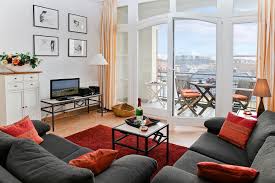 Weicher kilometerlanger badestrand und steilküste wechseln sich ab und bilden ein eindrucksvolles panorama. Waldhaus We 7 19 Ferienwohnungen Hauser In Kuhlungsborn