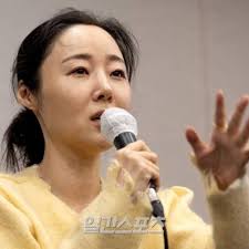 Los mensajes de Kakaotalk de Min HeeJin son aceptados como prueba en la  demanda de Sourcw Music El día de hoy, el 12.º Departamento de Asuntos  Civiles del Tribunal de Distrito de