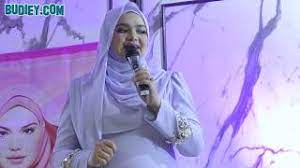 0 ratings0% found this document useful (0 votes). Dato Sri Siti Nurhaliza Nyanyi Lagu Comel Pipi Merah Di Sitizone14 Youtube