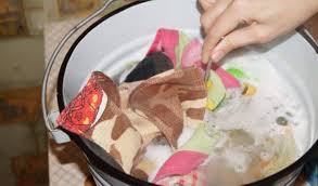 Eğer siz de evi güzel kokular sarsın istiyorsanız, ve evin güzel kokması için öneriler okuyup uyguladınız ve hüsrana uğradığınız diğer tüm yöntemleri unutun; Eski Kurulama Bezleri Nasil Temizlenir Evde Mutfak Havlusu Nasil Temizlenir Sofra Tuzu Havlularin Hizla Yikanmasina Yardimci Olur