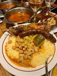 Certaines familles berbères le préparent avec du lait, d'autres non, tout dépend de la tradition familiale. Couscous Brochettes 2 D Agneau Avec Deux Merguez En Supplement Picture Of Chez Bebert Paris Tripadvisor