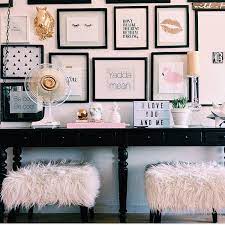 Pin By Caroline On Home Decorator College Apartment Decor Apartment Decor Sorority House