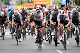 En panne sèche, dimanche, sur les pentes du grand colombier (ain), et distancé par l'infernale cadence infligée. Tour De France 2020 Alexander Kristoff Remporte La Premiere Etape