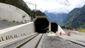 The gotthard base tunnel is a railway tunnel through the alps in switzerland. Gotthard Tunnel In Der Schweiz Ist 57 Kilometer Lang Manager Magazin