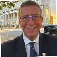 Lee Longstaff MA MMedEd FRCS