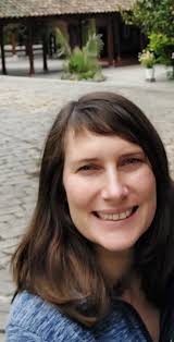 Found a book that may be interesting for copywriters and content creators,  so here's a mini review: "AI can't write, but you can" is a book that feels  completely in tune with