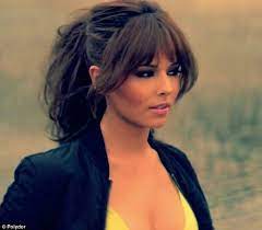 Anjaana Anjaani Hairstyle Haircuts For Long Hair With Bangs Long Hair Styles Long Hair With Bangs