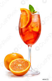 What makes aperol spritz, aperol spritz. Glas Aperol Spritz Cocktail Foto Vorratig Crushpixel