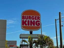 Burger King S New Retro Logo Out In The Wild In 2021 Retro Logo Wild Burger Grilling Hot Dogs