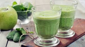 Bei Der Sirtuin Diat Stehen Pflanzliche Lebensmittel Die Reich An Sirtuinen Sind Im Mittelpunkt Smoothie Rezepte Gesund Detox Smoothie Safte Zum Entschlacken
