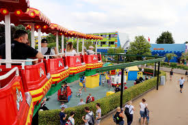 Het populaire legoland® park, gebouwd met meer dan 65 miljoen lego® steentjes, mag tijdens de reis naar denemarken niet ontbreken. Legoland Lego Discovery Center En Lego House Allinmam Com