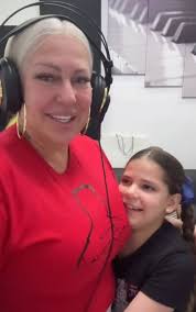 🎶 La Diosa de Cuba y su hija Rachel vuelven al estudio 🎤✨ La talentosa  Diosa de Cuba está trabajando en un nuevo proyecto musical, esta vez junto  a su hija Rachel.