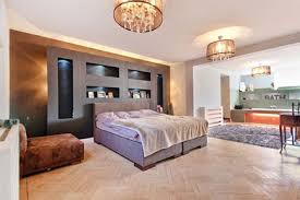 Das schlafzimmer ist wohl für die meisten menschen der ort, an dem sie am meisten zeit verbringen. Wohnideen Einrichten Schlafzimmer Maisonette Wohnung Mit Luxurioser Ausstattung