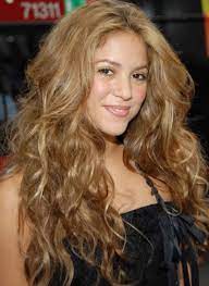 Shakira Altin Karamel Sac Rengi Sac Rengi Sac Stilleri Sac
