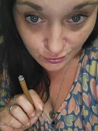 Goooooood morning stoners!!! You see, Friday's like the universe's way of  sayin', Hey, bro, you did good. Now relax, have some weed. One love 💨✌🏼💚