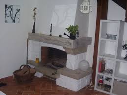 La cheminée ancienne, un élément décoratif et utile pour votre maison ! Cheminee En Granit Un Peu Vieillotte Cheminee En Granit Cheminee En Brique Relooking Relooking Cheminee