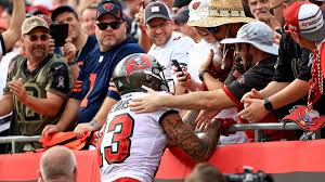 He was catching balls from practice squad quarterback ryan griffin. Mike Evans Gives Away Tom Brady S Record 600th Touchdown Pass