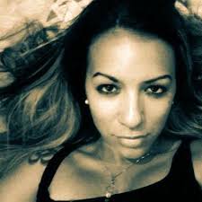 Luana Dias (@luana0718)