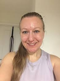 Back to the gym after 4 weeks of sickness. Damn I was weak 😢. But shoulder  day is the best day 💪🏼🏋️‍♀️🥰 wifey tagged along 💪🏼