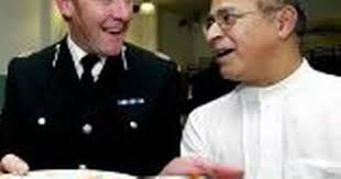 Muslim police celebrate Ramadan