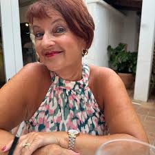 Hi there. My local dentist (who I'm not fully satisfied with) referred me  to Dermot Murnane in Nenagh Co Tipp for tooth extraction. Anyone