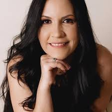 Angela Machado's Instagram, Twitter & Facebook