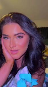 Jillian Larson's Instagram, Twitter & Facebook