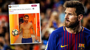Heute ist messi privat, liiert mit antonella roccuzzo und beruflich, als absoluter. Fc Barcelona Zeigt Intim Tattoo Von Lionel Messi Aus Versehen Sportbuzzer De