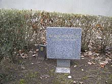 Pomník byl financován z veřejné sbírky. Milada Horakova Wikipedie