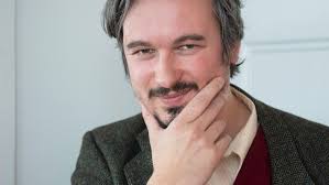 Fem författare får dela på 500 000 kronor