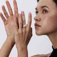 1ct Pear Cut Lab Grown Diamond Solitaire Engagement Ring in 14K Gold