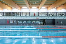 From allowing you to hone your butterfly and breaststroke in the winter months to elevate the ambiance of your interior, indoor swimming pools bring together aesthetics. Indoor Swimming Pool Tag