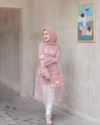 Ada banyak merk baju warna peach untuk pria yang bagus, seperti. 20 Gaya Fashion Warna Peach Bikin Tampilan Memukau Parasayu Net
